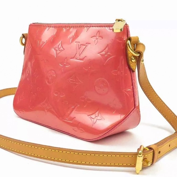 Louis Vuitton Handbags - 💎✨CROSSBODY✨💎 Vernis Minna Street Framboise